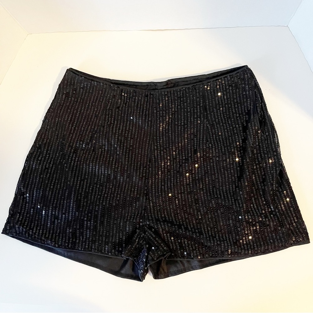 Stretchy Lined Black Sequin Women's Shorts with Lined Pockets